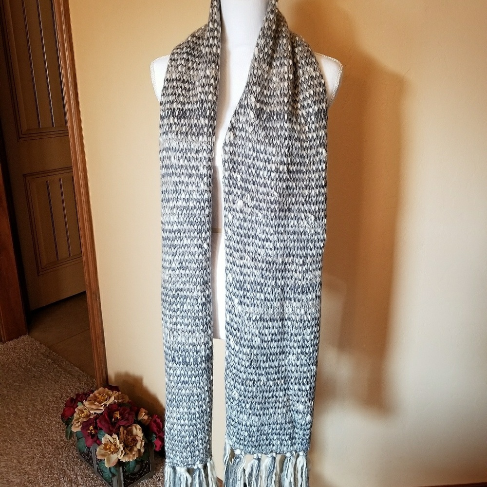 Beautiful Grey Scarf